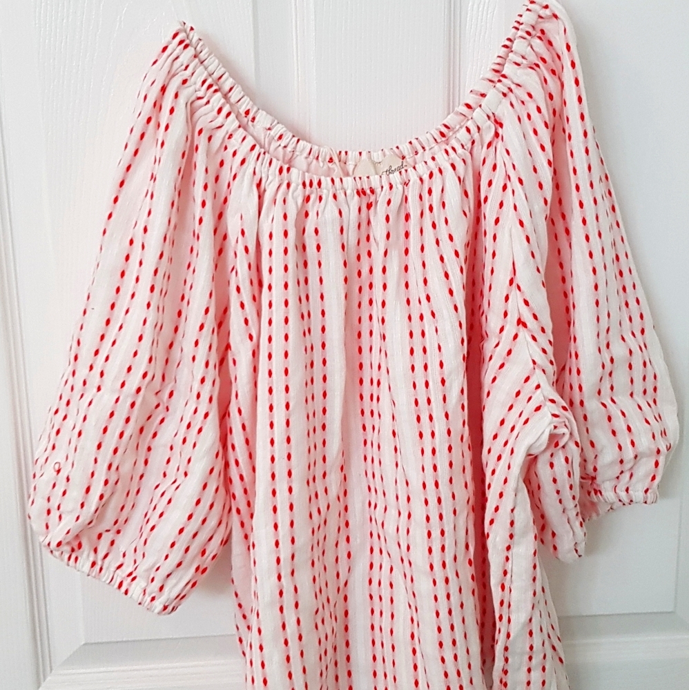 *NEW* Off the shoulder blouse Universal Thread